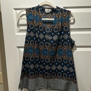 Van Heusen size L v-neck sleeveless dress blouse